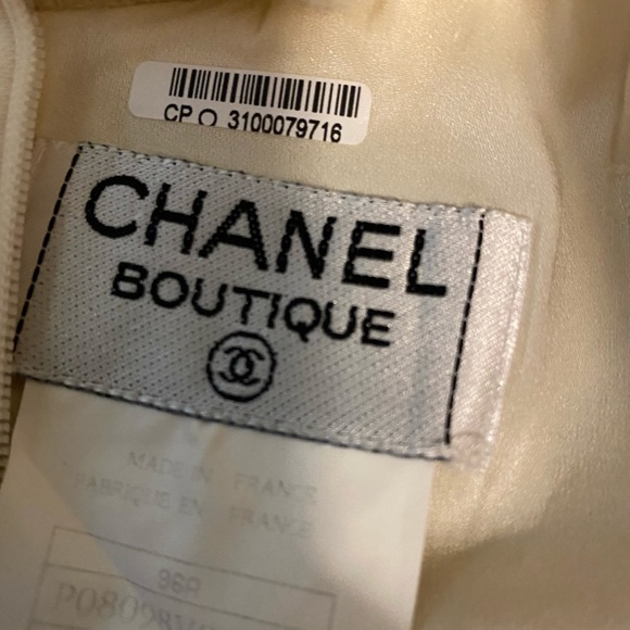 CHANEL Dresses & Skirts - Chanel vintage bouclè skirt size 44